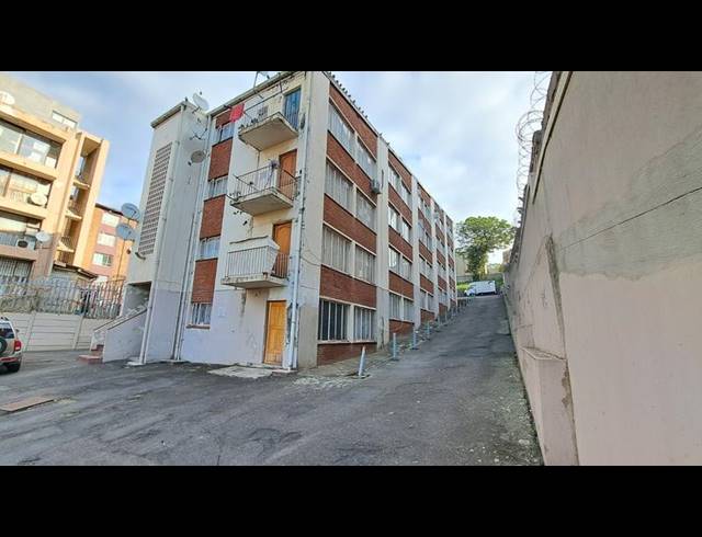 18 BEDROOM APARTMENT FOR SALE IN OVERPORT